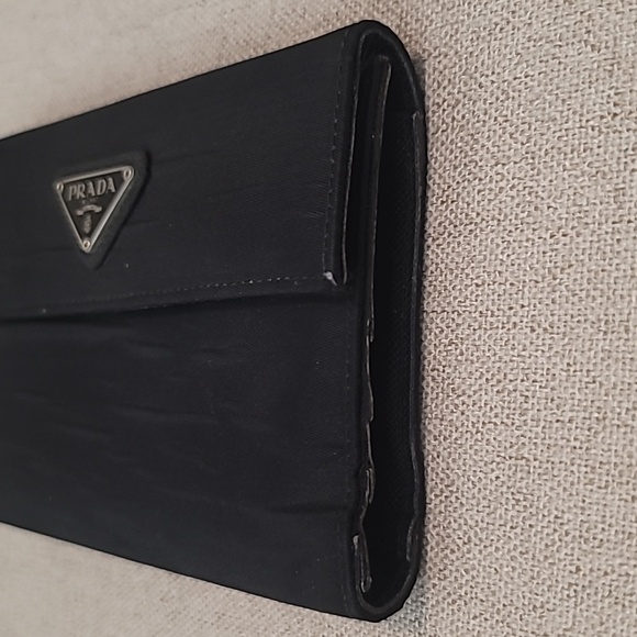 Prada Wallet - Picture 11 of 12